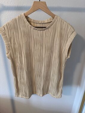 Cream Textured Wave-Print Cap Sleeve Top Size M